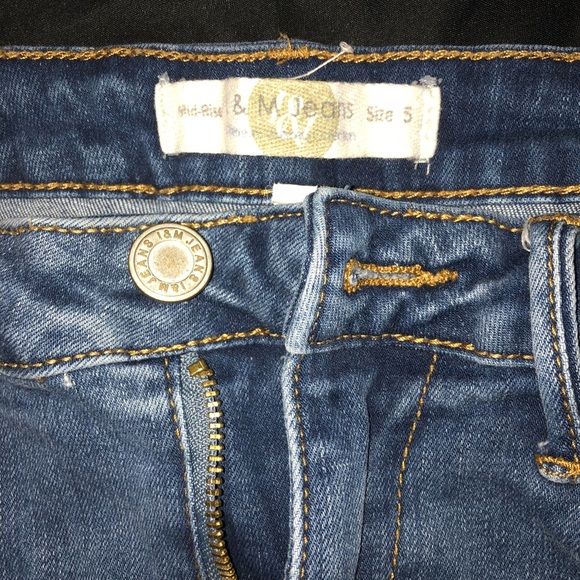 Mid-Rise Women’s Size 5 Jeans - Picture 4 of 4